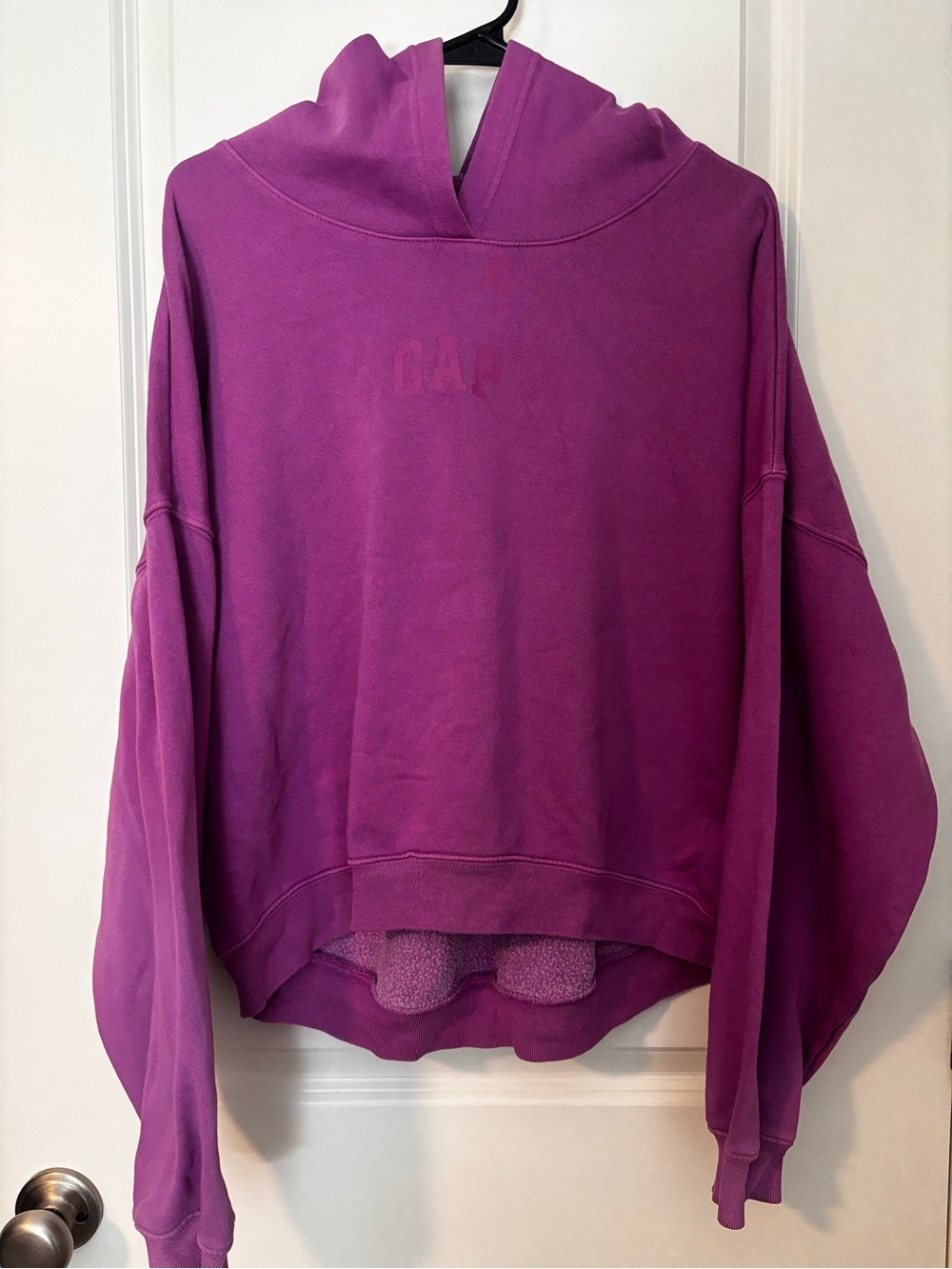 GAP Women’s Bright Purple Cropped Drop Sleeve Hoodie monochrome logo - Picture 2 of 7